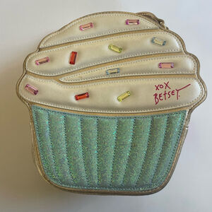 Betsey Johnson Insulated Lunch Tote Cupcake Handbag Unique Shimmer Sequins Bag
